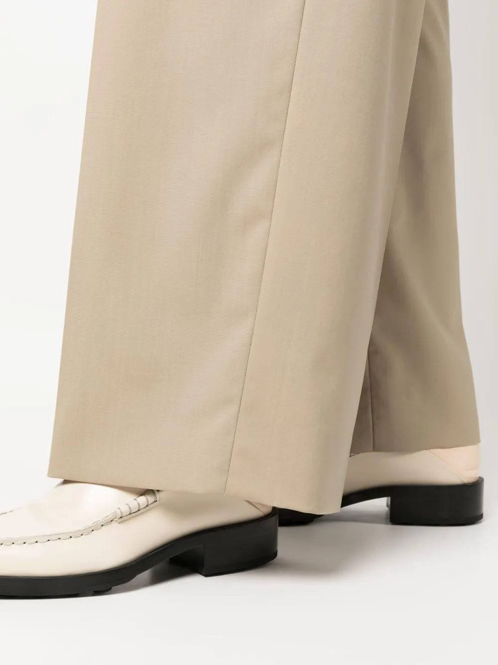 ARMARIUM Trousers Beige